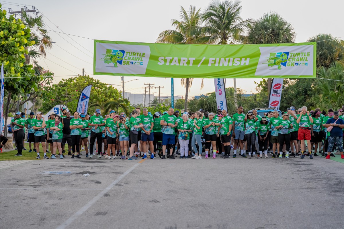 Walkers-at-The-Start-Line